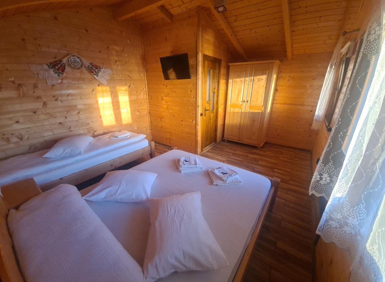 Вілла Cabanutele Din Lemn Chiscau Екстер'єр фото